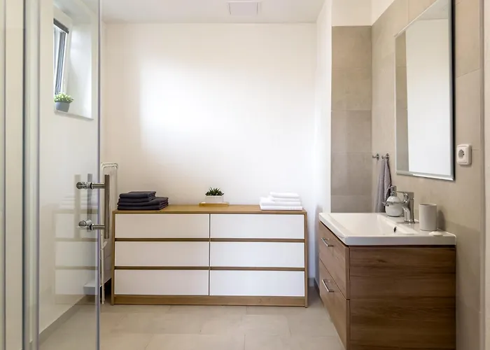 Mezi Vinicemi Appartement *